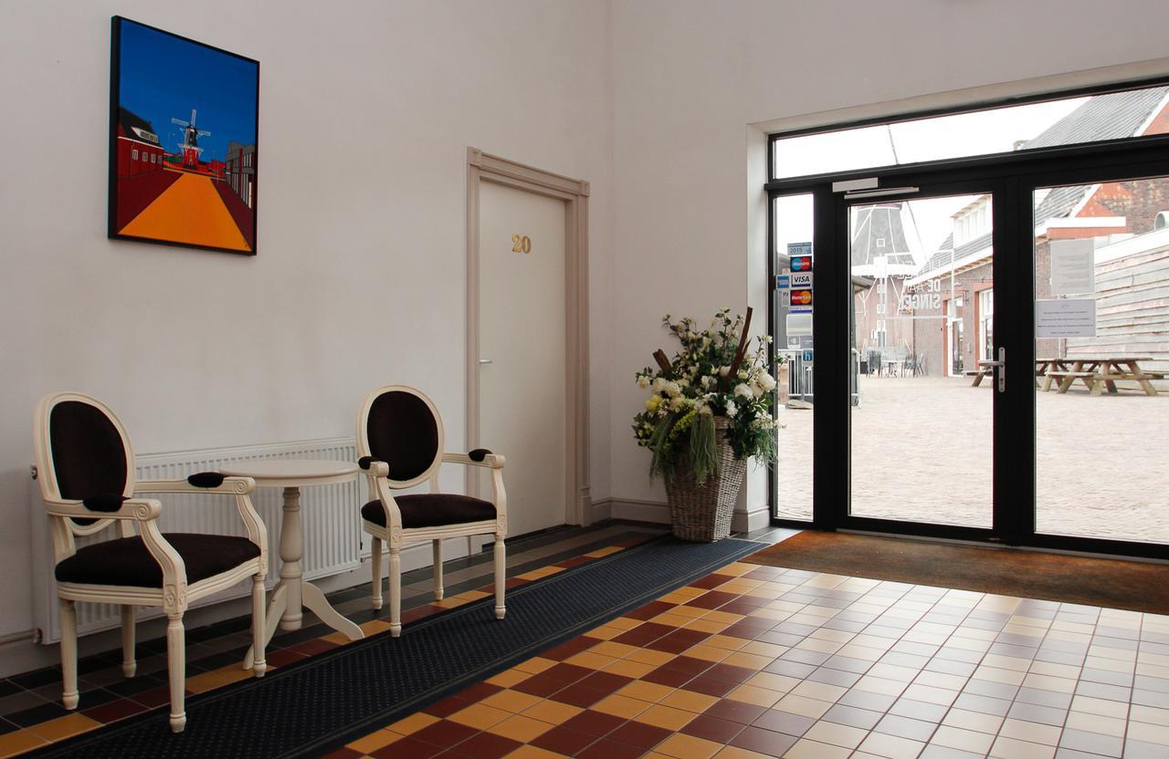 Hotel Aan De Singel Delfzijl Bagian luar foto